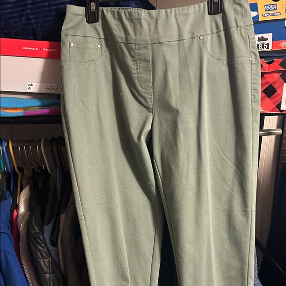 Ruby Rd. Green Ankle Pants - Picture 2 of 3